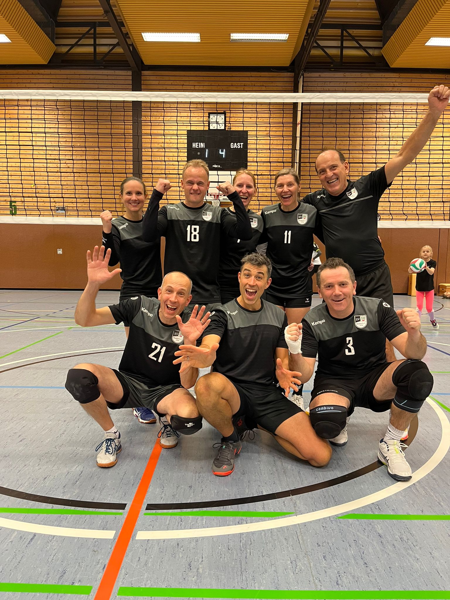 Gruppenbild der 1. Mannschaft des SV Bondorf Volleyball  - 3. Spieltag