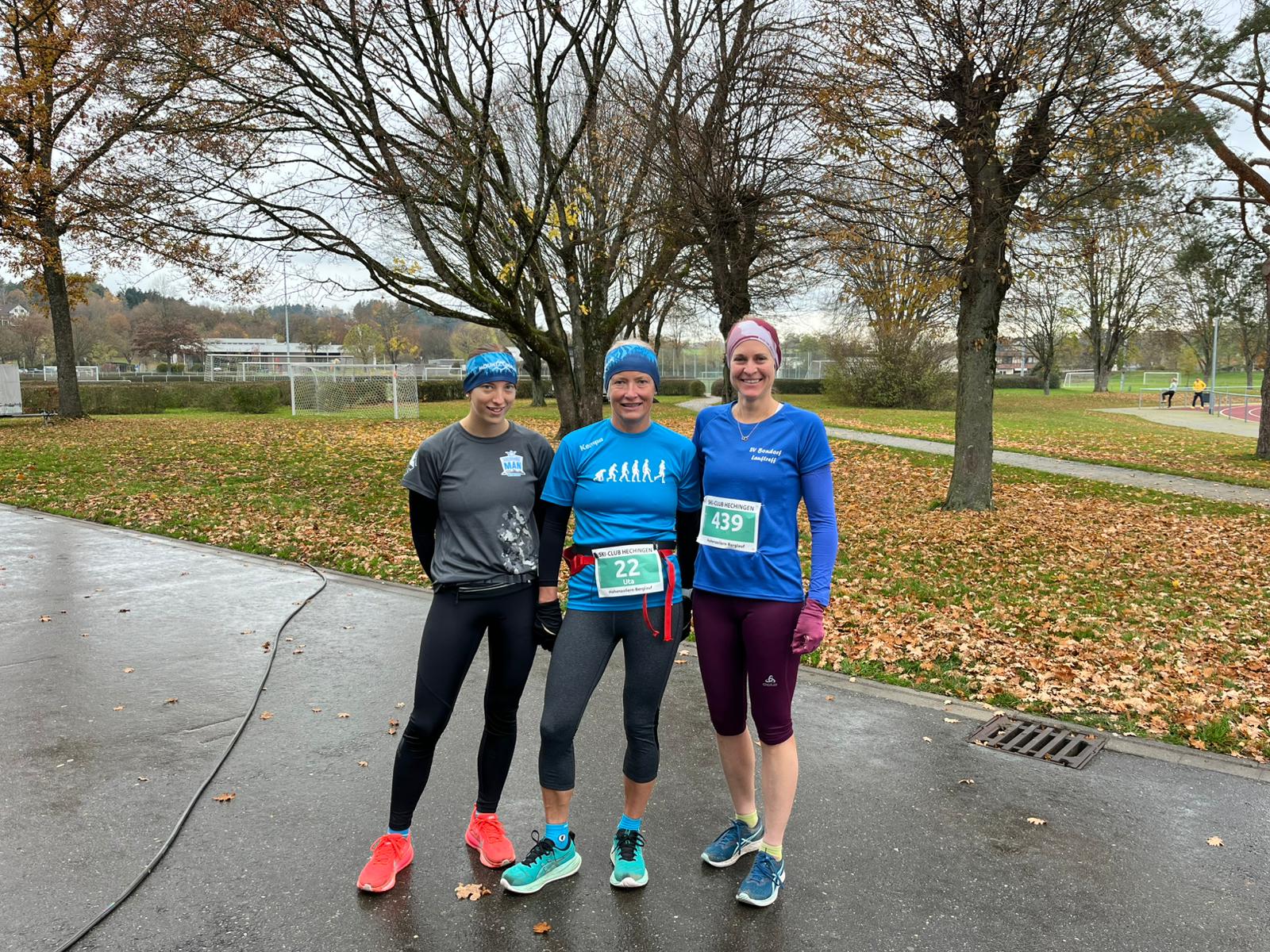 Teilnehmerinnen Hohenzollern-Berglauf des SV Bondorf - Lara Joseph, Uta Siemon-Joseph, Viktoria Heilig (v.l.)