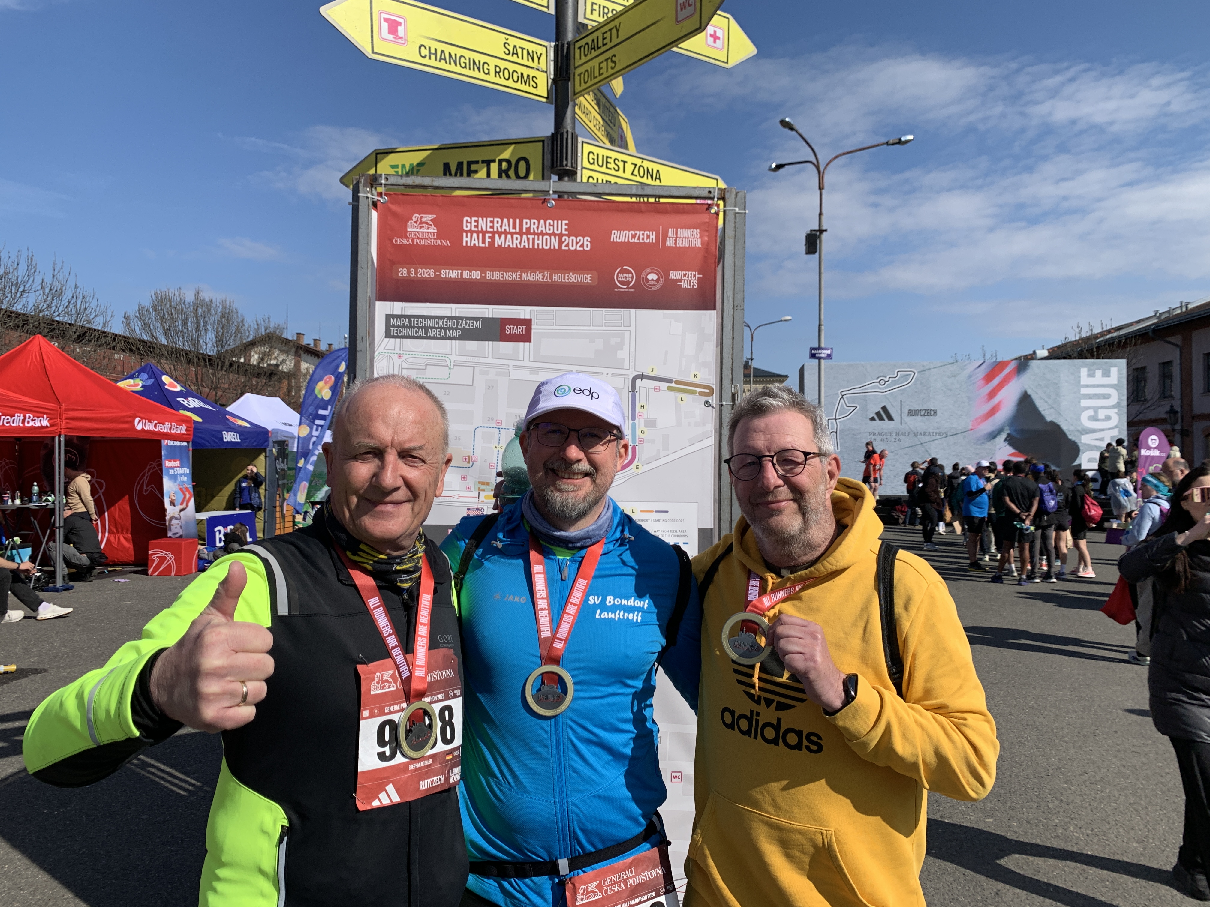 Auf dem Bild sind die drei Finisher des Lauftreff SV Bondorf zu sehen