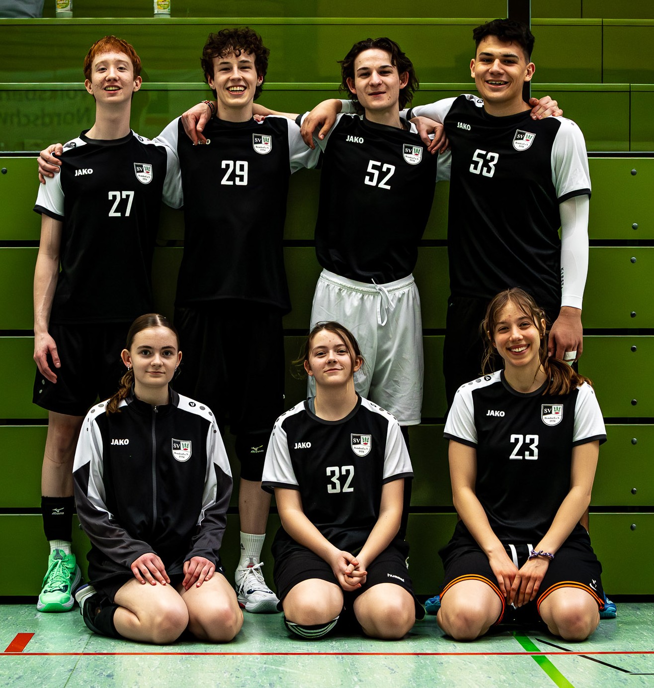 Mannschaftsfoto der Jugend-Mixed Mannschaft, Spieler:innen: Sophie, Anja, Laura, Leander, Ole, Noah, Ben